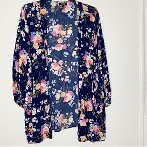 𝅺A.N.A-A new approach floral open front robe. XL